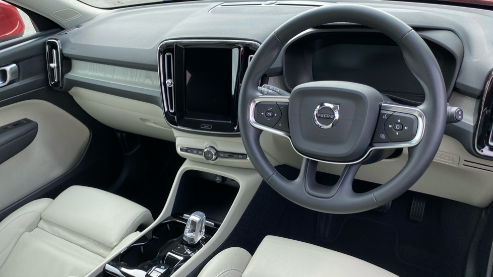Volvo XC40 Inscription Pro Red #4