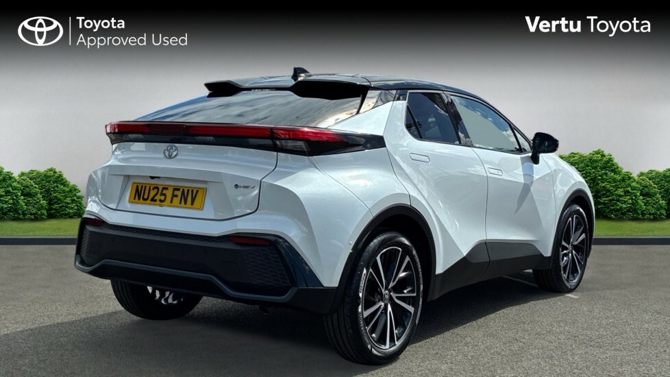 Toyota C-Hr Excel White #2
