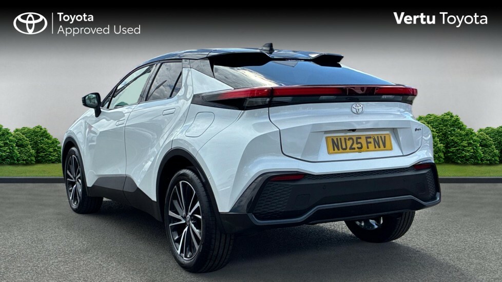 Toyota C-Hr Excel White #4
