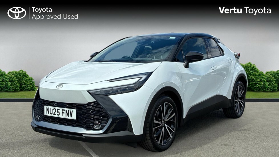 Toyota C-Hr Excel White #3