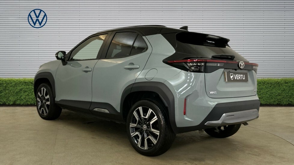 Toyota Yaris Cross Premiere Edition VN74OYP Green #3