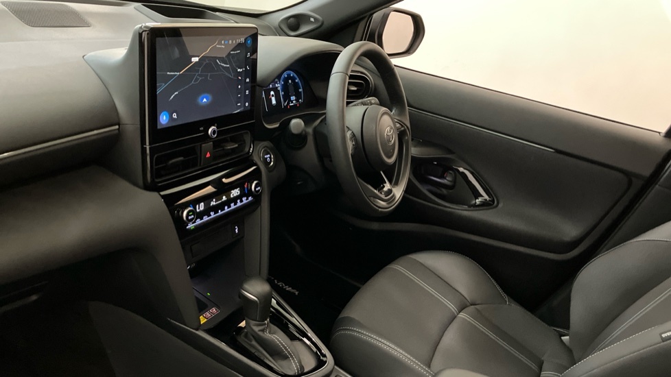 Toyota Yaris Cross Premiere Edition VN74OYP Green #2