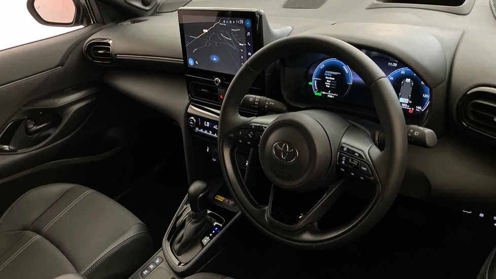 Toyota Yaris Cross Premiere Edition VN74OYP Green #6