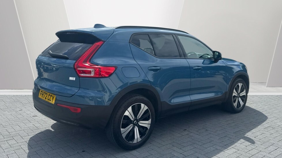 Volvo XC40 Ultimate Blue #2