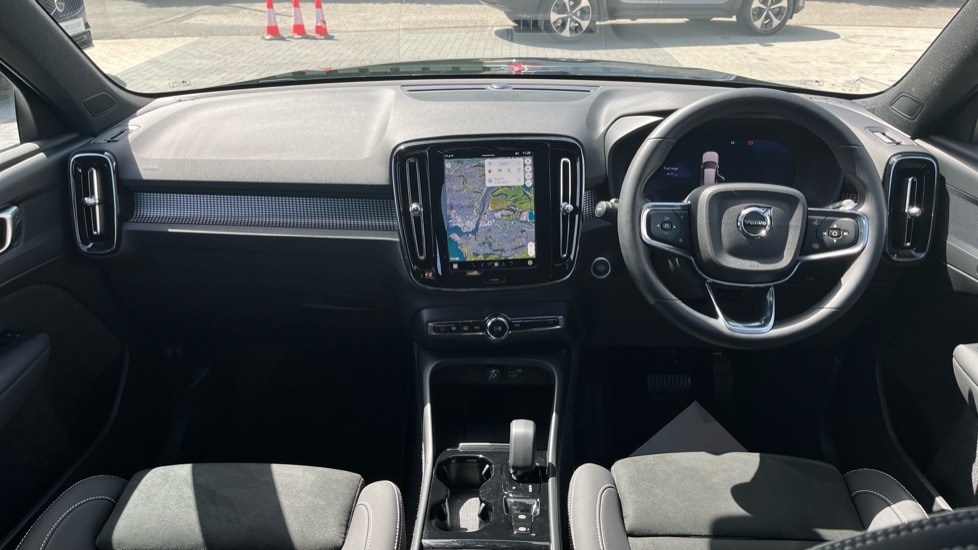 Volvo XC40 Plus YB24OLU Black #5