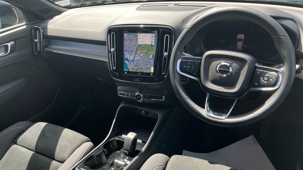 Volvo XC40 Plus YB24OLU Black #4