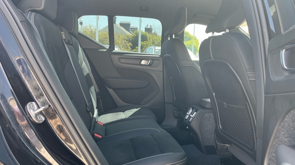 Volvo XC40 Plus YB24OLU Black #6