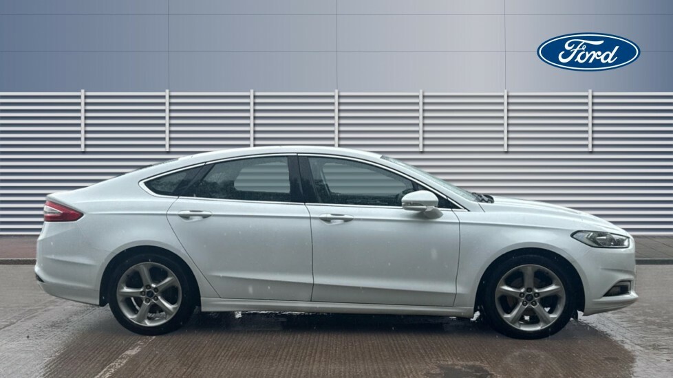 Ford Mondeo Titanium Edition White #5