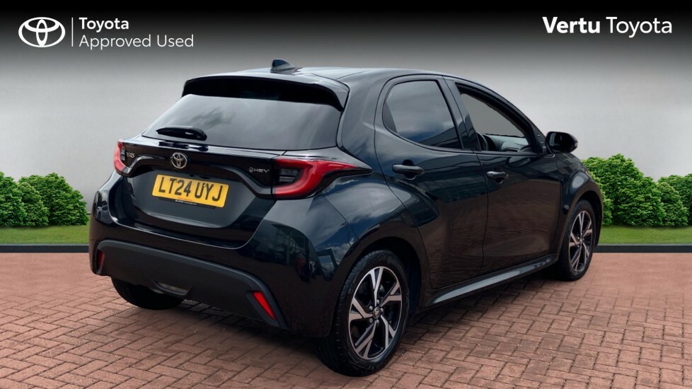 Toyota Yaris Design LT24UYJ Black #2
