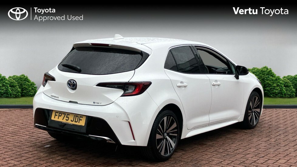 Toyota Corolla Design White #2