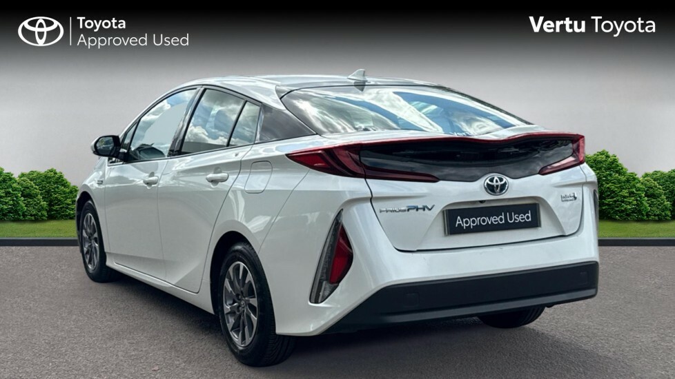 Toyota Prius+ Business Edition Plus White #4