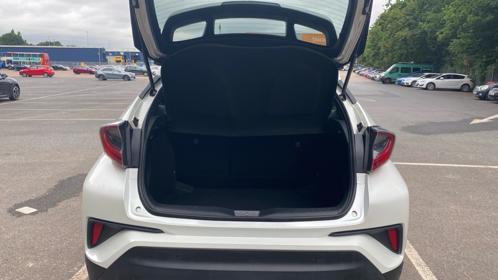 Toyota C-Hr Excel WH69HKV White #4