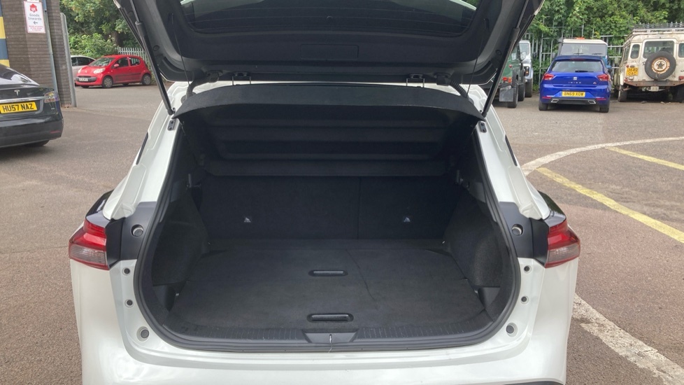 Nissan Qashqai N-connecta NV23KCN White #4