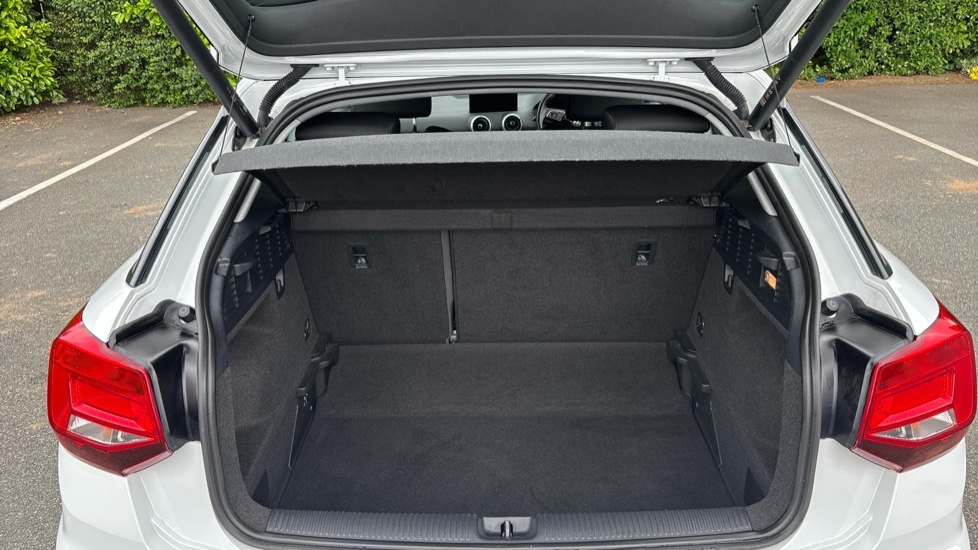 Audi Q2 Sport SK22AVR White #4