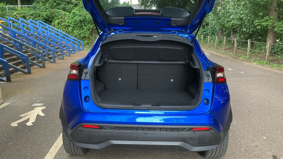 Nissan Juke Tekna Blue #4