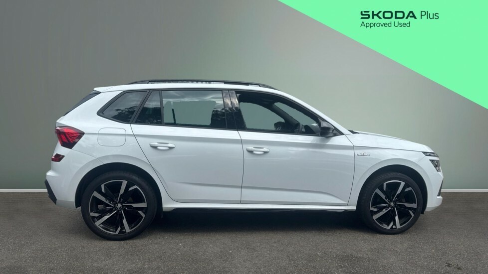 Skoda Kamiq Monte Carlo Edition DE25HBD White #4