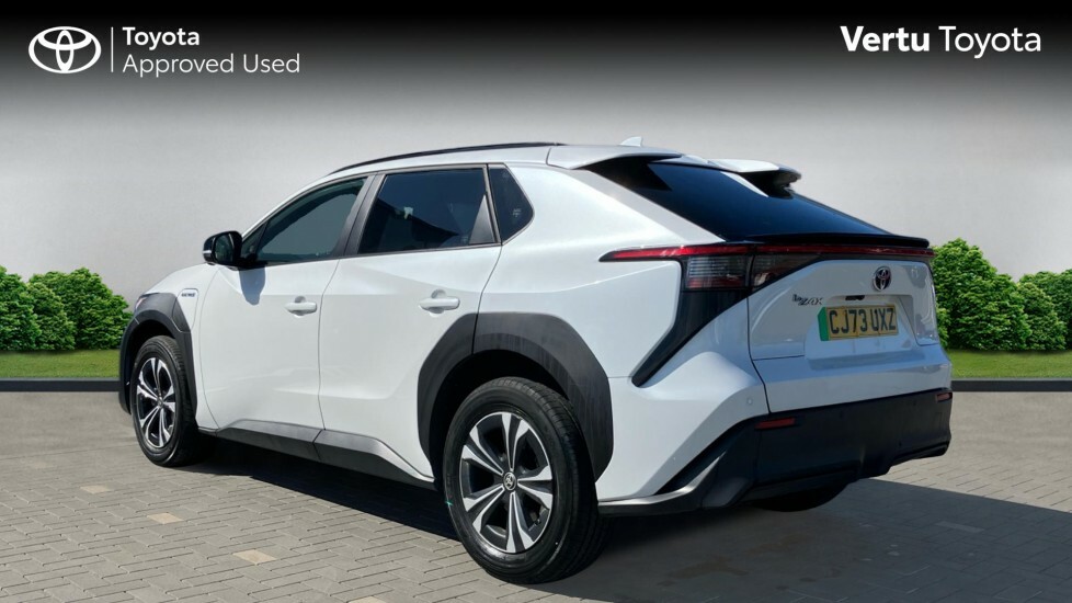 Toyota bZ4X Motion White #4
