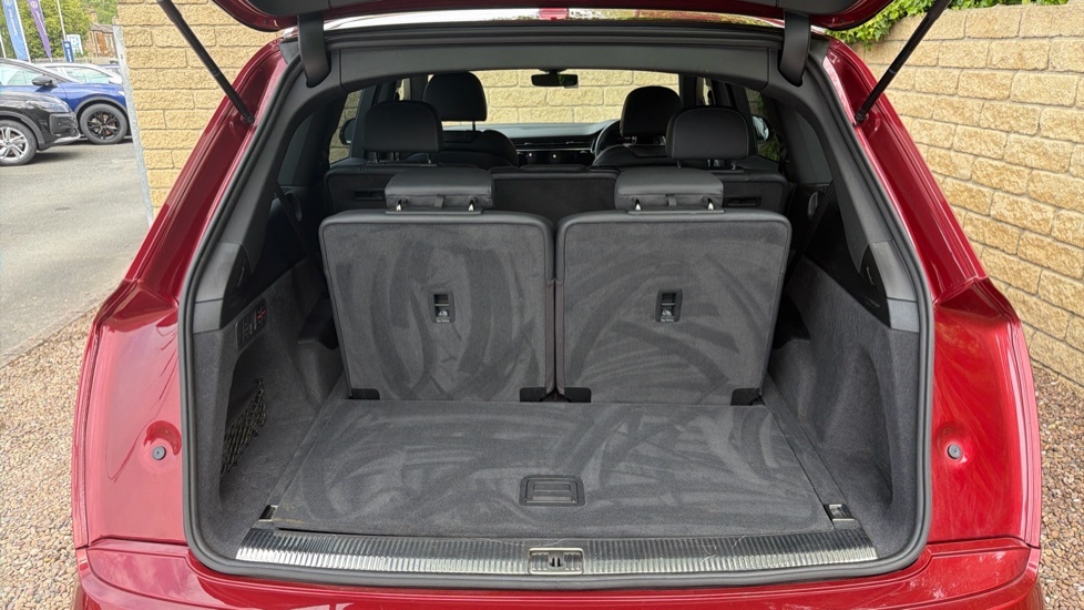 Audi Q7 S Line SK20DKU Red #4