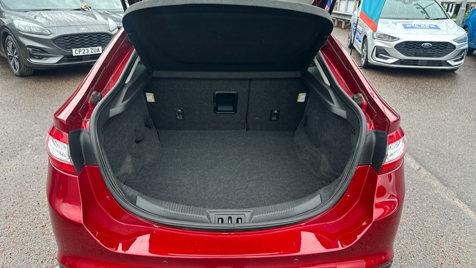 Ford Mondeo Titanium Red #4