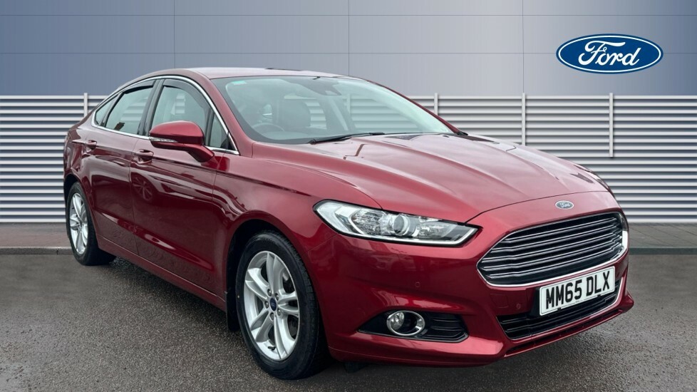 Ford Mondeo Titanium Red