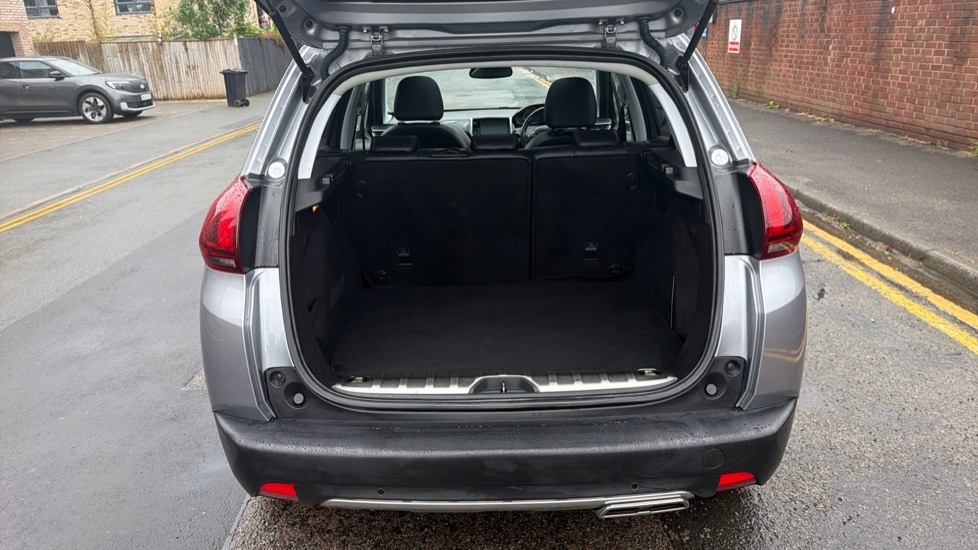 Peugeot 2008 Gt Line KV69KZR Grey #4