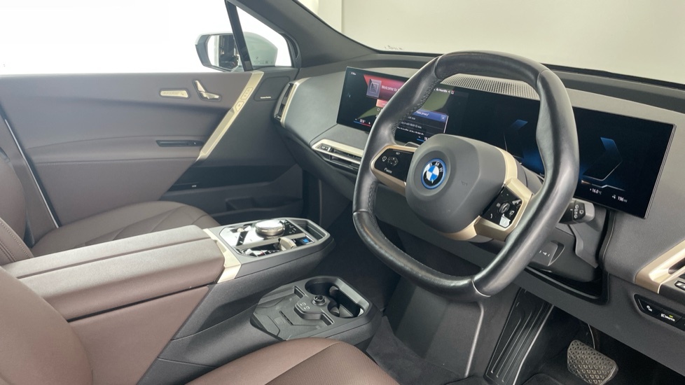 BMW iX M Sport Edition KR23BNK White #6