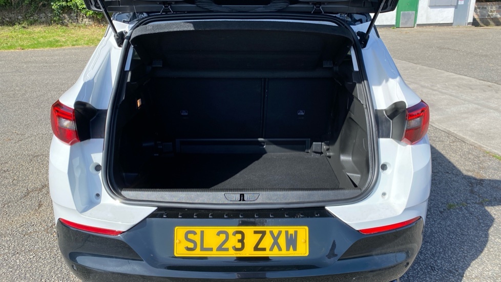Vauxhall Grandland Gs White #4
