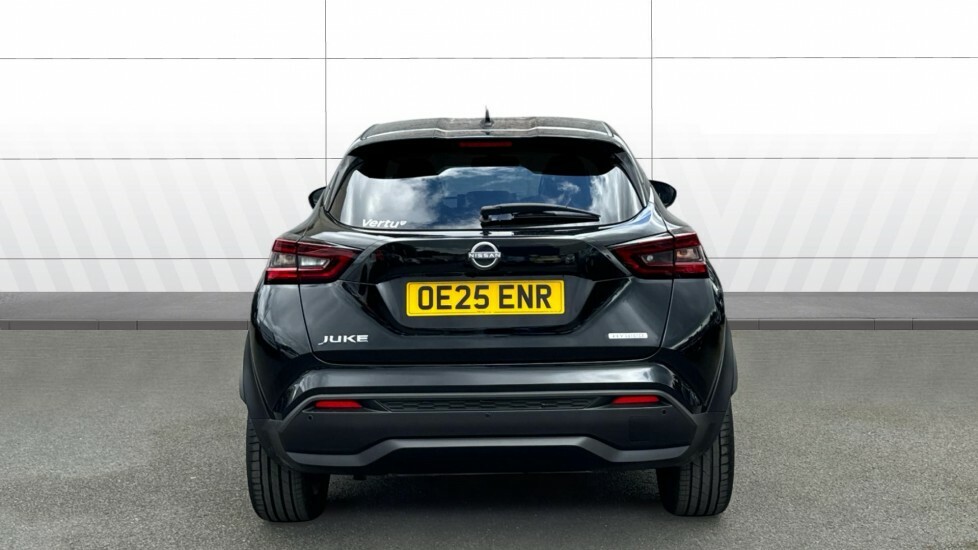 Nissan Juke Tekna Black #6
