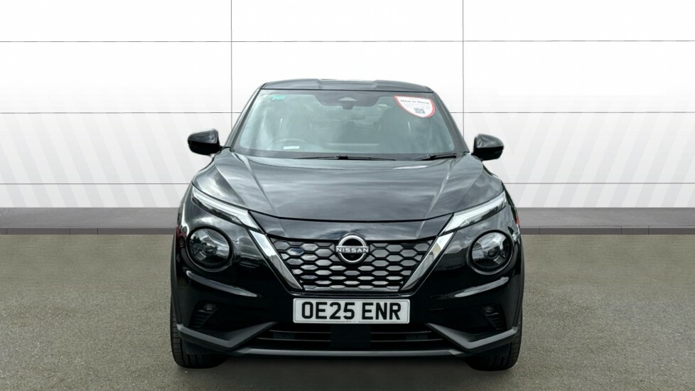 Nissan Juke Tekna Black #3