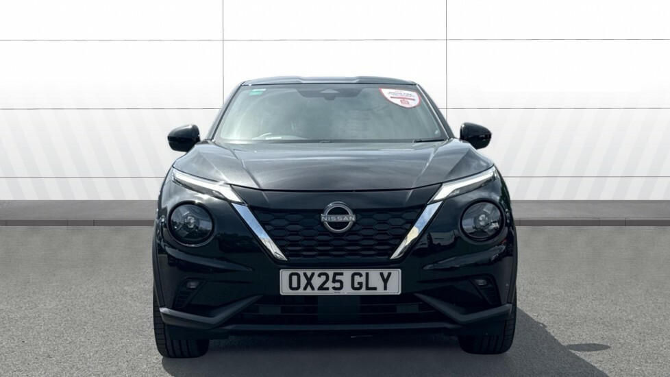 Nissan Juke Tekna Black #3