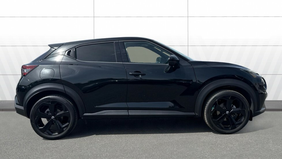 Nissan Juke Tekna Black #5