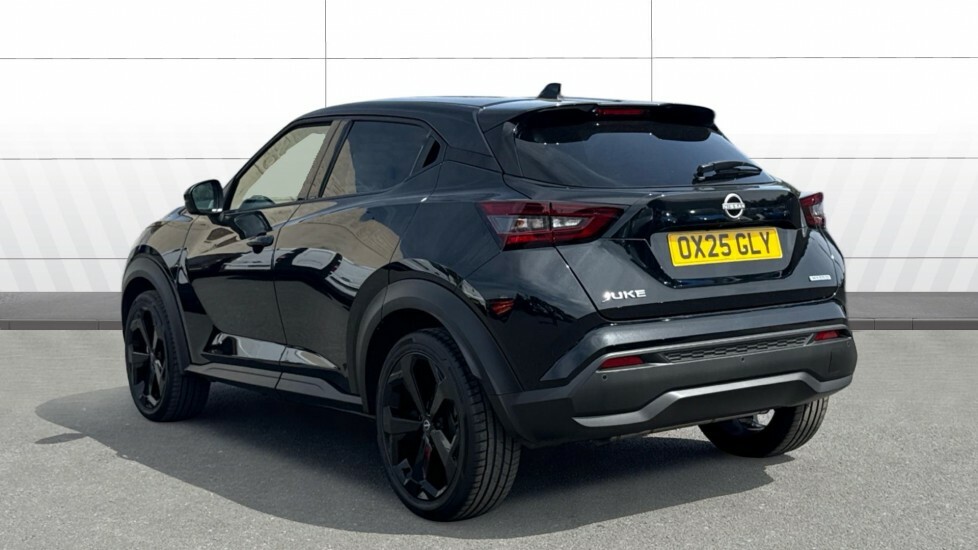 Nissan Juke Tekna Black #2