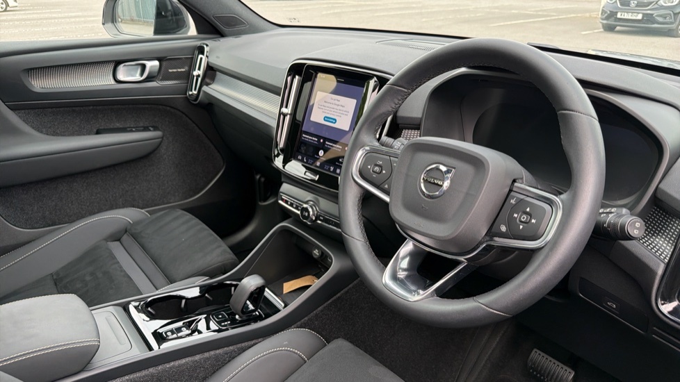 Volvo XC40 Ultimate Silver #4
