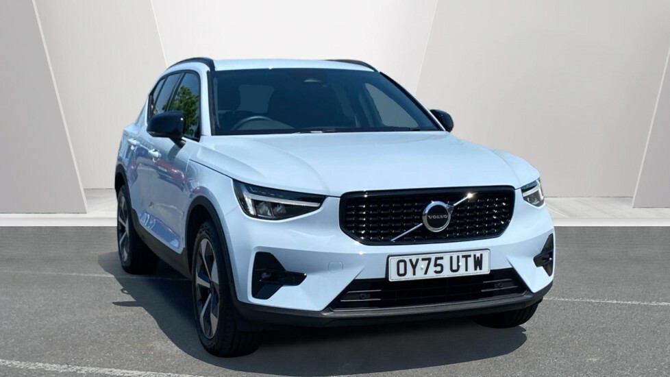 Volvo XC40 Plus Blue