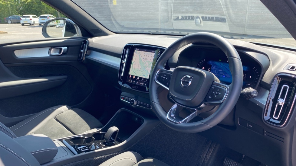Volvo XC40 Plus Blue #4