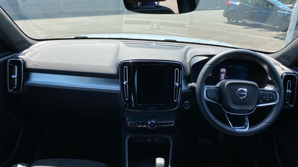 Volvo XC40 Plus Blue #5