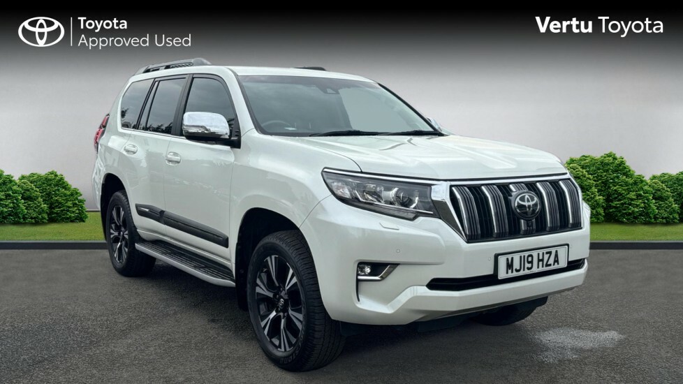 Toyota Land Cruiser Invincible White