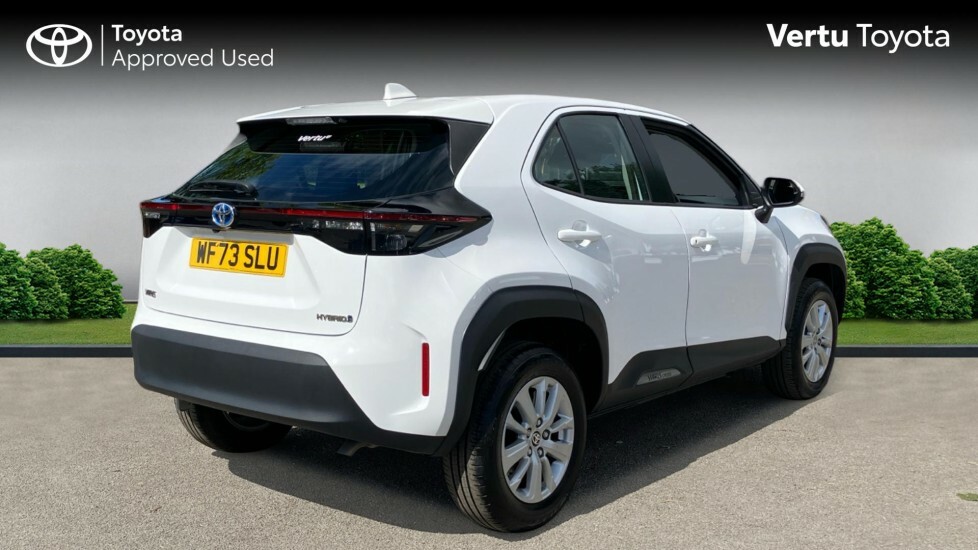 Toyota Yaris Cross Icon White #2