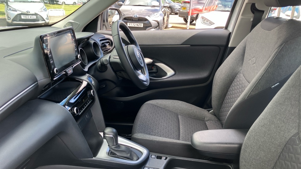 Toyota Yaris Cross Icon White #5