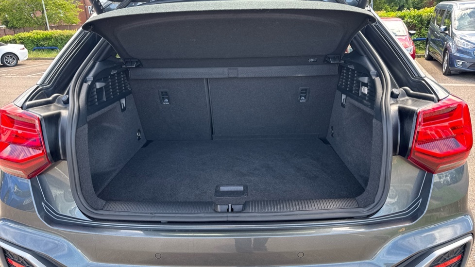 Audi Q2 S Line BV73VFG Grey #4
