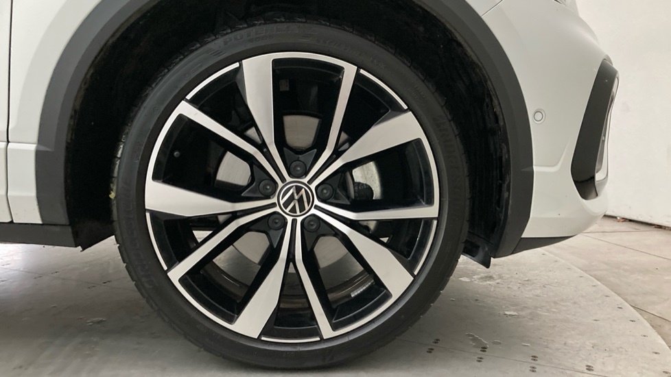 Volkswagen T-Roc Black Edition Plus YE26FKH Black #5
