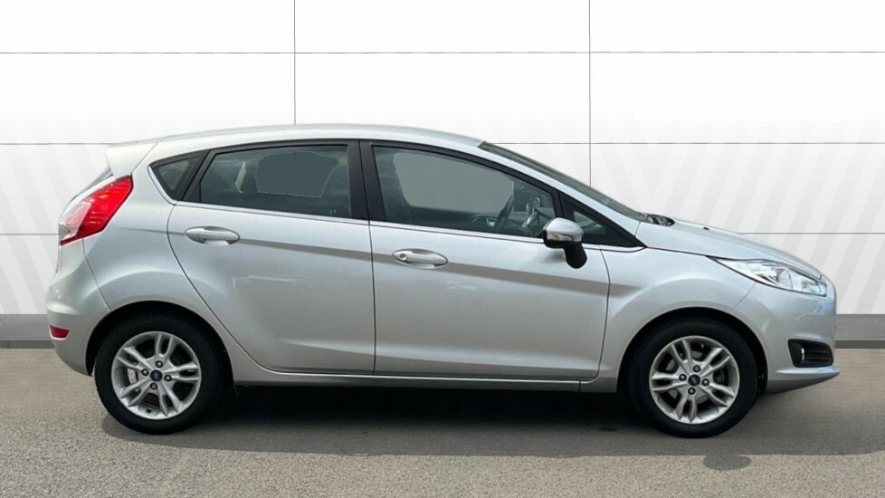 Ford Fiesta Zetec Silver #5