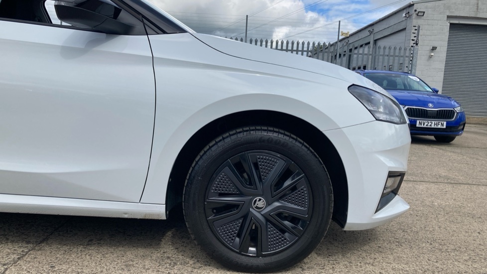 Skoda Fabia Design Edition EN25URD White #5
