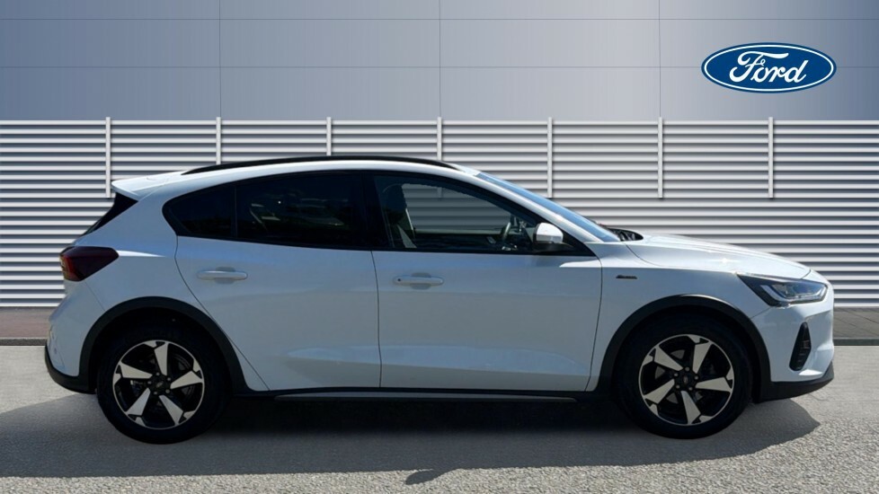 Ford Focus Active White #5