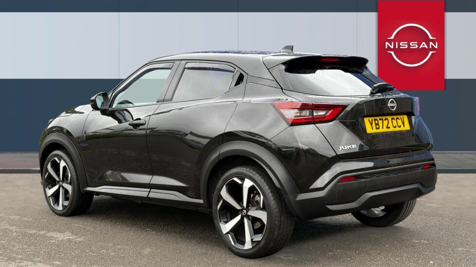 Nissan Juke Tekna Black #2