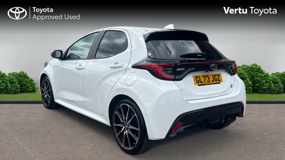 Toyota Yaris Gr Sport GL73JGZ White #4