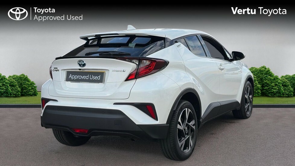 Toyota C-Hr Design White #2