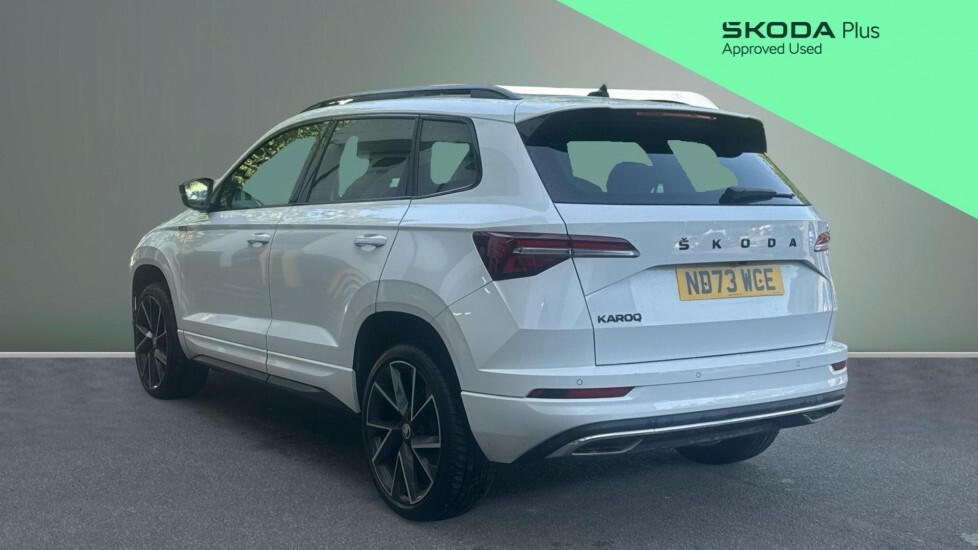 Skoda Karoq Sportline White #3