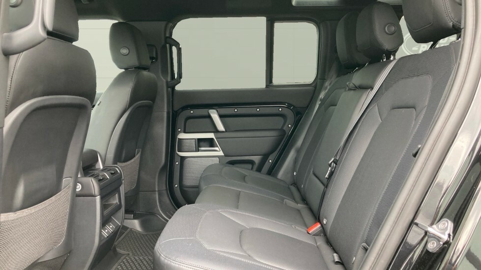 Land Rover Defender 110 X-dynamic Se AV73XBF Black #4