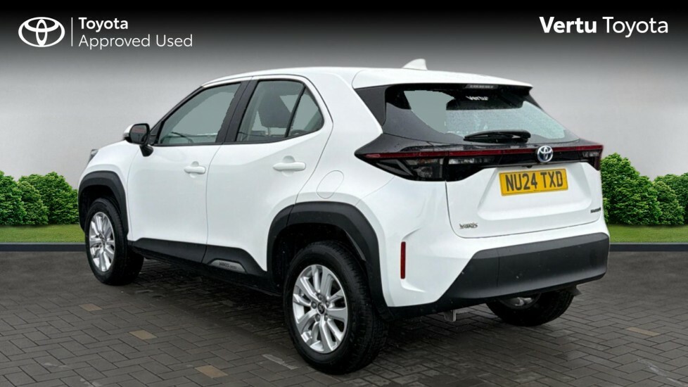Toyota Yaris Cross Icon NU24TXD White #4